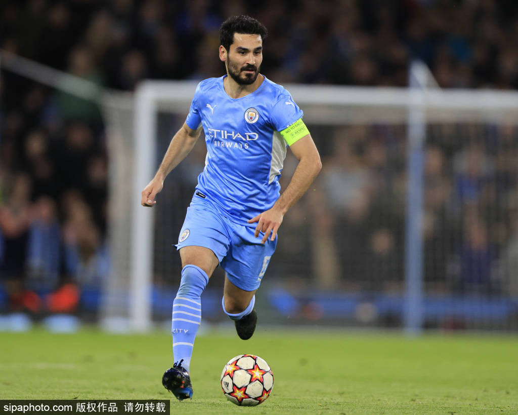 费兰-托雷斯帽子戏法领衔，巴尔吉首球惊艳：巴萨三将书写拉卡图哈尔之夜