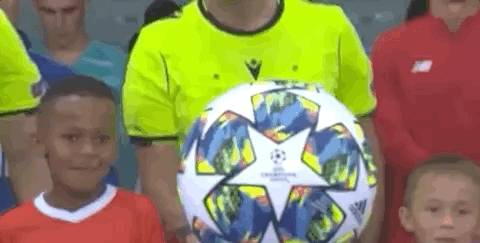 上肢力量对足球的重要性（上肢力量在足球中的关键作用）