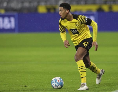 2025／26赛季英超：纽卡斯尔联4-1完胜埃弗顿，打破客场不胜魔咒（2025／26英超：纽卡斯尔联4比1击败埃弗顿，客场不胜纪录作古）