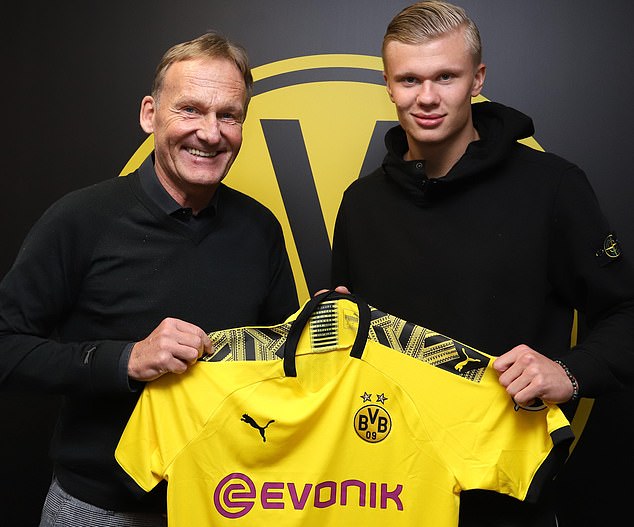 卡尔：我一直在提高右脚技术，能在17岁欧冠进球意义重大（卡尔：专注提升右脚能力，17岁欧冠破门意义非凡）