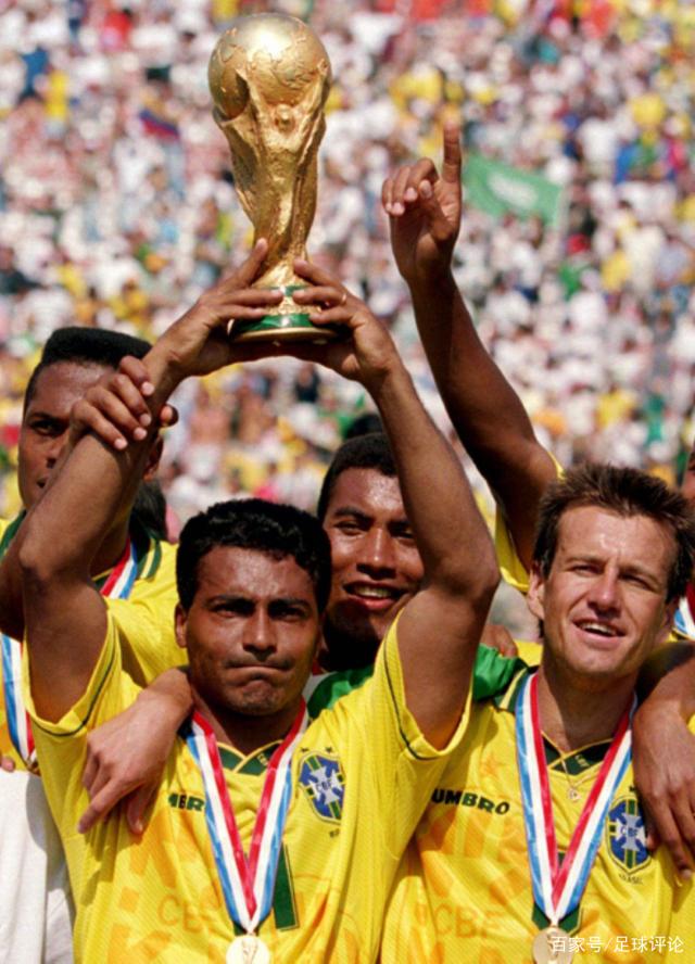 记者：切尔西前锋布罗亚接近永久转会伯恩利