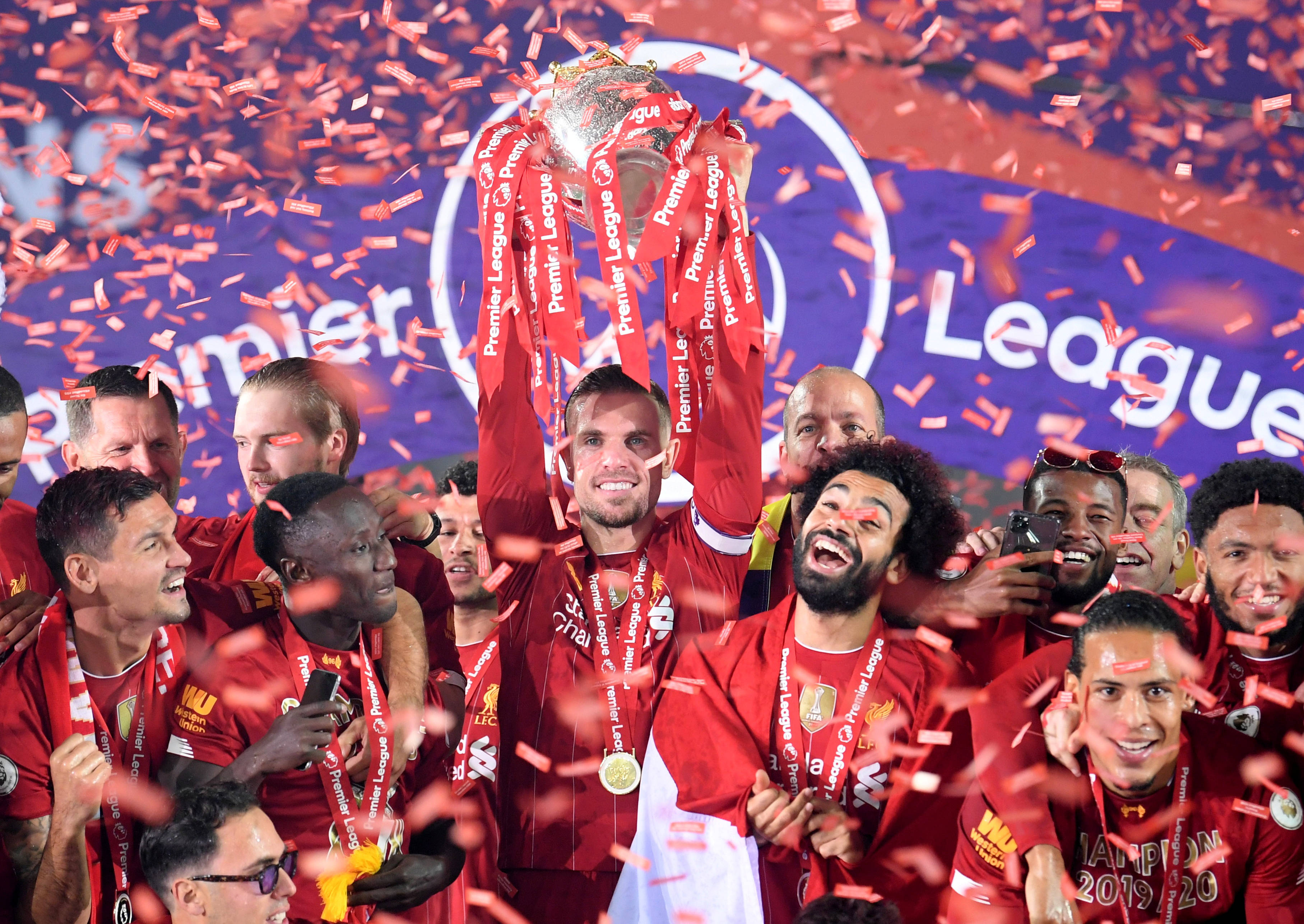 西蒙斯：在巴黎时，内马尔一直照顾我；英超就是世界第一联赛（西蒙斯：在巴黎期间内马尔对我照顾有加，英超堪称世界第一联赛）