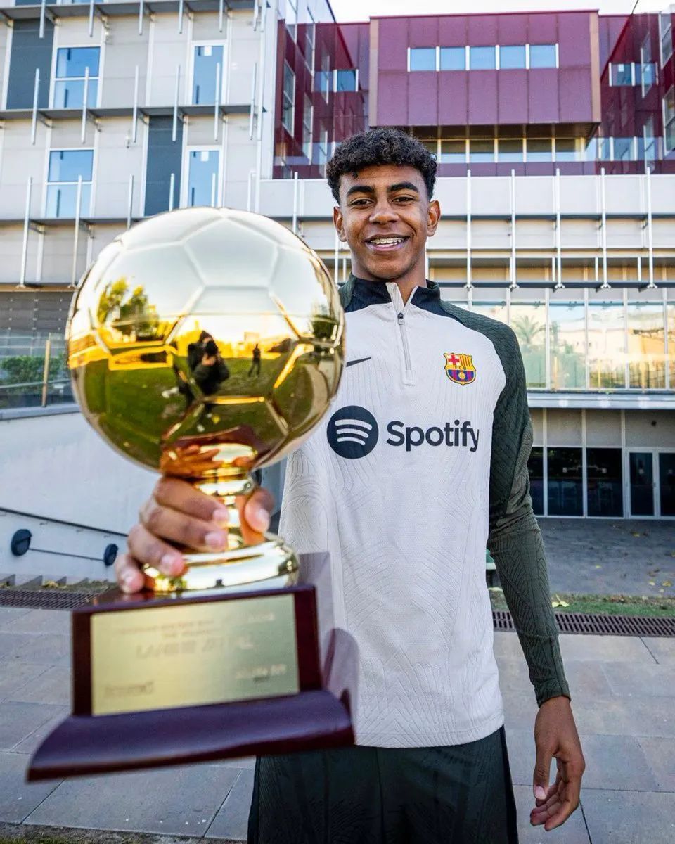 如何评价？小杨正负值全队第二，埃迪6失误赛季新高&6犯离场