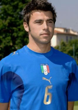 献礼啦！莱万开场4分钟闪击破门，新诺坎普球场迎来首个进球（莱万开场4分钟破门，新诺坎普见证首粒进球）