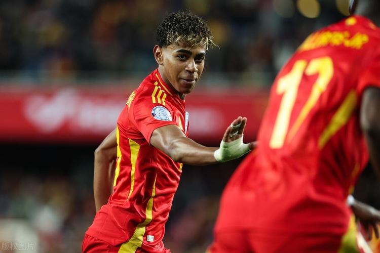 小将赛后拥抱母亲太感人