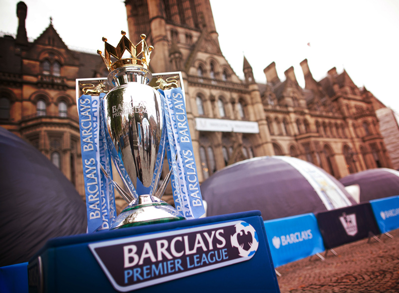 孔帕尼：球队处于困境时两名球员挺身而出，这就是我们的实力