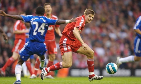 德容：不应该再和上赛季比较了，上赛季我们也没拿到欧冠冠军（德容：本季不必再拿上季作比较，上季我们也未能夺得欧冠）