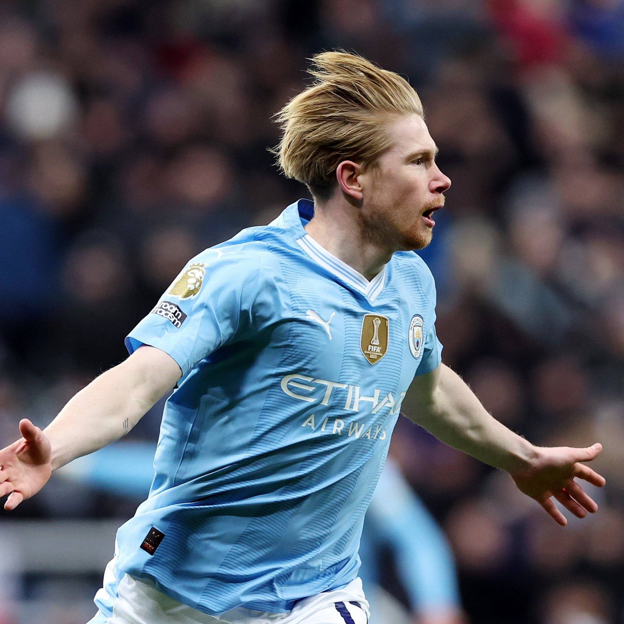 塞梅尼奥争夺战：曼城领跑 曼联+利物浦仍在谈判 蓝军+热刺已退出（塞梅尼奥转会之争：曼城占先，曼联与利物浦仍在洽谈，切尔西与热刺已退场）