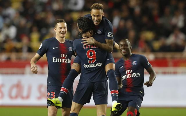 阿森纳客场2-1战胜阿斯顿维拉，维拉绝杀，阿森纳争冠形势艰难。